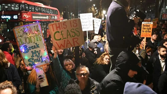 Protestas contra el Gobierno británico Protestas contra el Gobierno británico