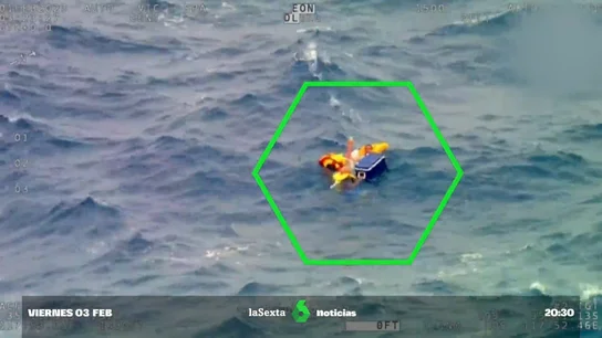 Tres marineros sobreviven a un naufragio gracias a una nevera portátil en Australia  Tres marineros sobreviven a un naufragio gracias a una nevera portátil en Australia