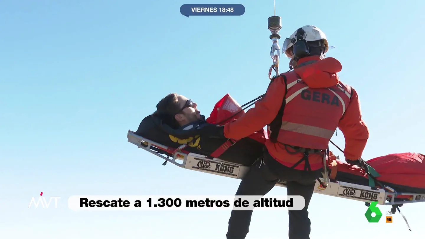 Así rescata el GERA a un montañista herido que está atrapado a 1.300 metros de altitud Así rescata el GERA a un montañista herido que está atrapado a 1.300 metros de altitud