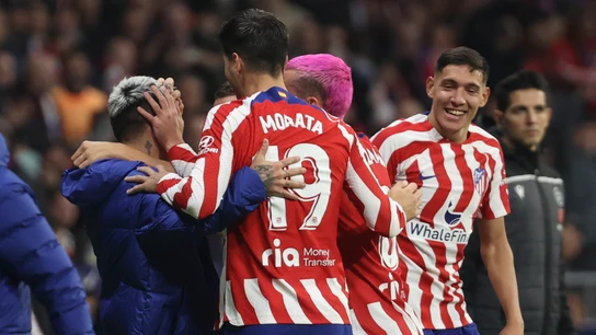 Correa celebra su gol... en el banquillo Correa celebra su gol... en el banquillo