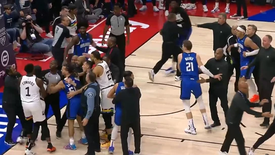 Brutal pelea entre los Wolves y los Magic Brutal pelea entre los Wolves y los Magic