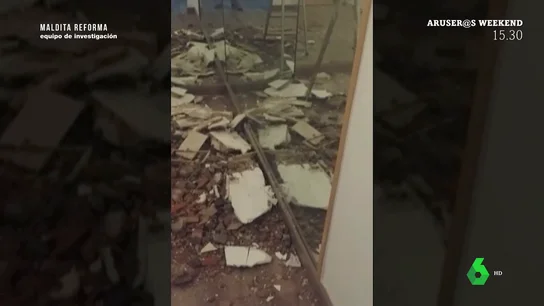 Una casa convertida en ruina Una casa convertida en ruina