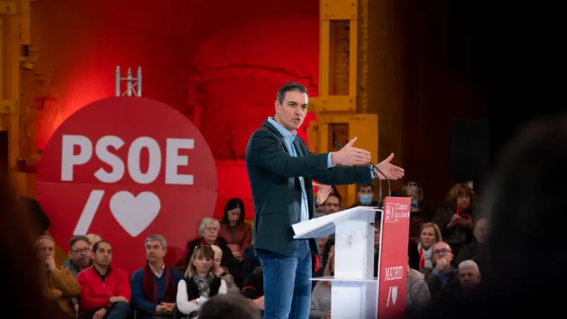 El secretario general del PSOE y presidente del Gobierno, Pedro Sánchez, participa en un evento del PSOE para la presentación de Reyes Maroto como candidata a la Alcaldía de Madrid, este sábado en Madrid.