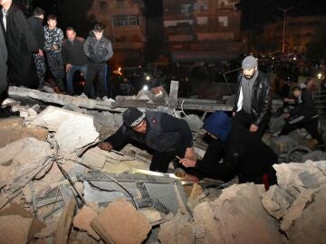 “I live on a third floor and it seemed like it was breaking”: Syrian victims recount the terror suffered during the earthquake