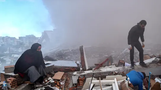 La búsqueda entre los escombros continúa en Hatay, casi derruida al completo por el terremoto La búsqueda entre los escombros continúa en Hatay, casi derruida al completo por el terremoto