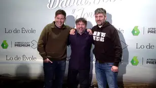 Jordi Évole posa con Daviz y Jose Muñoz en la rueda de prensa de la presentación de 'Lo de Évole con Estopa'