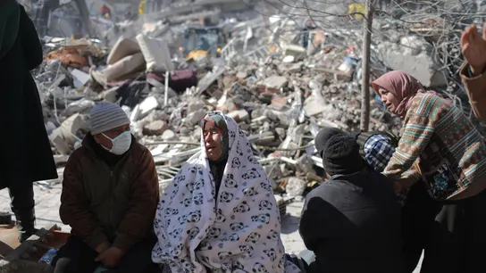 La embajada de Turquía en Madrid pide ayuda: estos son los puntos habilitados para entregar ropa La embajada de Turquía en Madrid pide ayuda