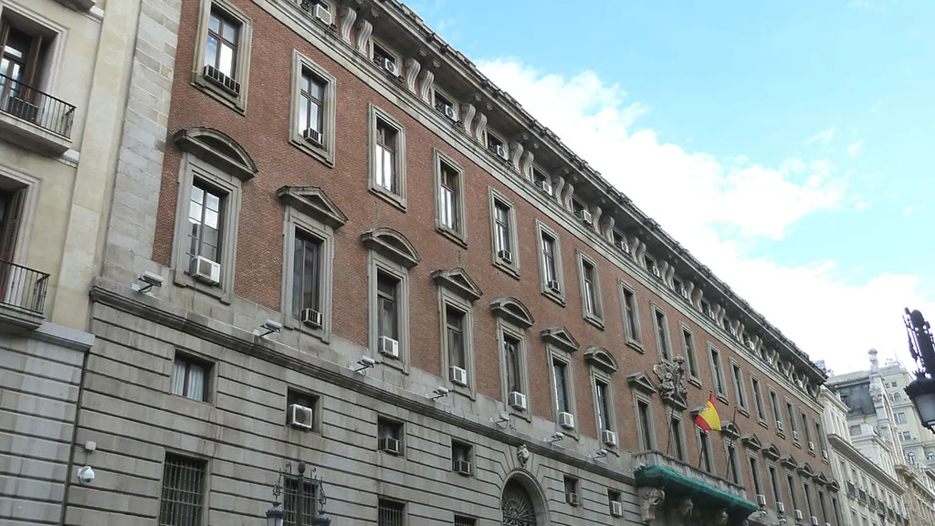Real Casa de la Aduana de Madrid: ¿Qué Rey ordenó su construcción y dónde podemos encontrarla?