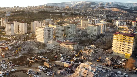 Tres presos mueren al intentar huir de la cárcel en la zona de seísmo en Turquía Tres presos mueren al intentar huir de la cárcel en la zona de seísmo en Turquía