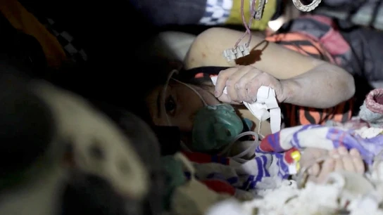 Rescate de una joven en Idlib Rescate de una joven en Idlib