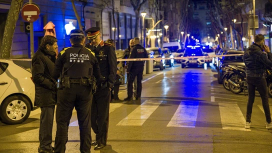 Tres detenidos por el secuestro de tres personas en un inmueble en Barcelona Tres detenidos por el secuestro de tres personas en un inmueble en Barcelona