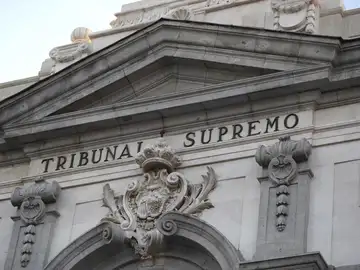 Detalle de la fachada del Tribunal Supremo.