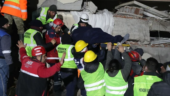 Operarios de resate en Turquía Operarios de resate en Turquía