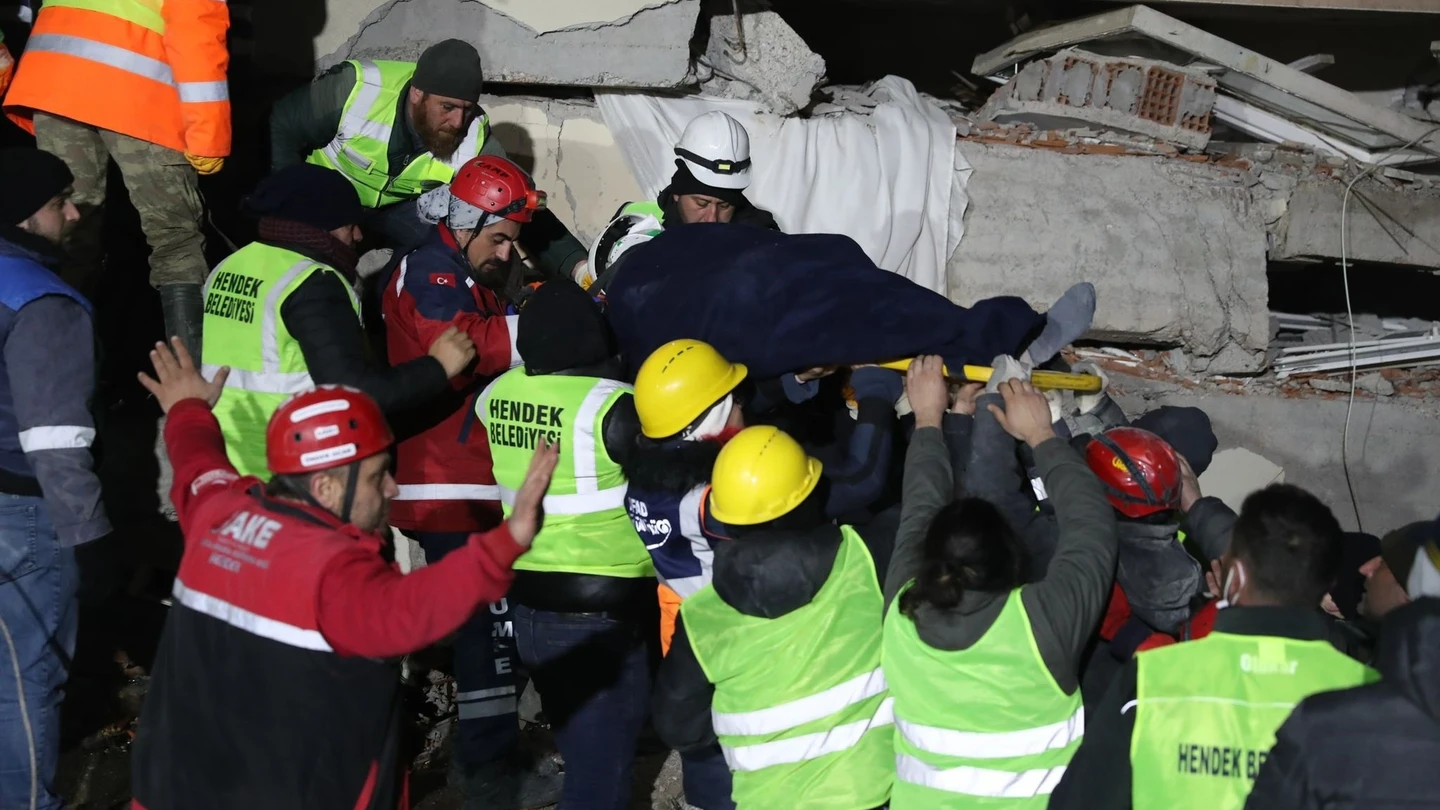 Operarios de resate en Turquía Operarios de resate en Turquía
