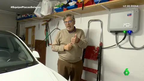 "Tengo una central en el tejado": el relato de un vecino que ha dejado de pagar luz, calefacción y gasolina por sus placas solares "Tengo una central en el tejado": el relato de un vecino que ha dejado de pagar luz, calefacción y gasolina por sus placas solares