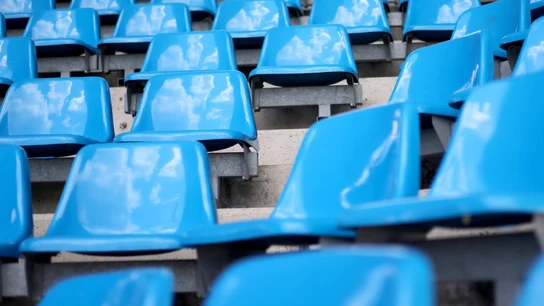 Una grada de un estadio Una grada de un estadio