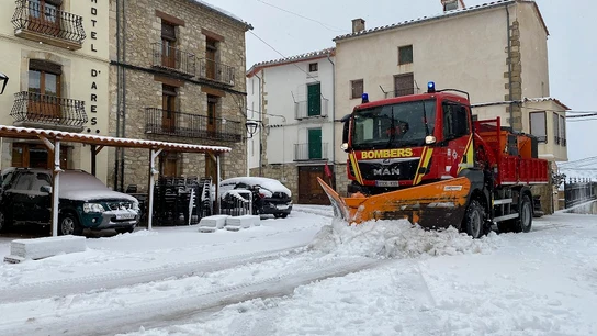 La nieve, el frío, el viento y el oleaje mantienen en aviso a nueve comunidades autónomas y a Ceuta y Melilla La nieve, el frío, el viento y el oleaje mantienen en aviso a nueve comunidades autónomas y a Ceuta y Melilla