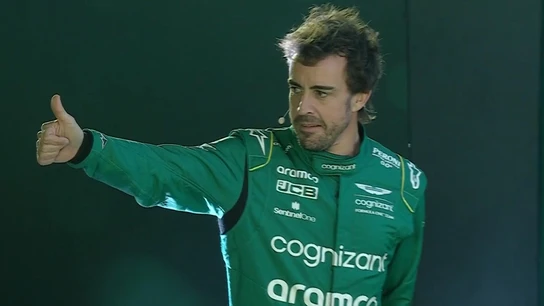 Fernando Alonso, en gesto de aprobación Fernando Alonso, en gesto de aprobación