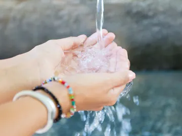 Agua en las manos Agua en las manos