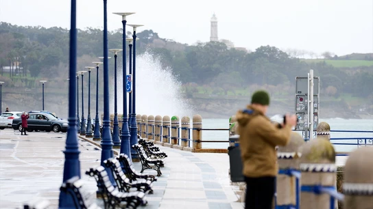 El temporal y el frío extremo persisten este lunes pero la situación mejorará durante la semana El temporal y el frío extremo persisten este lunes pero la situación mejorará durante la semana