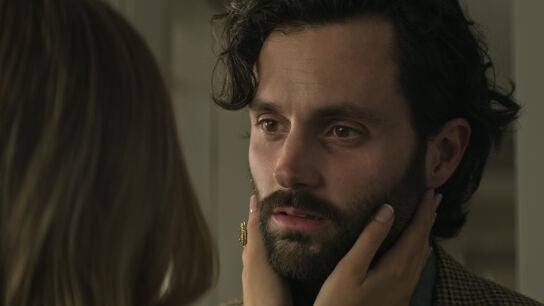 Penn Badgley, en una escena de la cuarta temporada de 'You'.