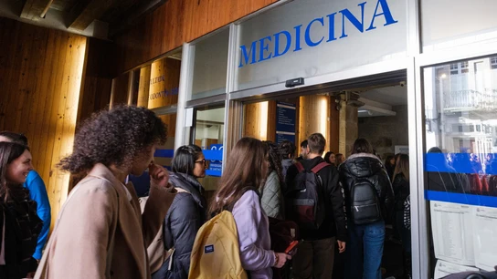 Por qué este año es más fácil pasar el corte del examen MIR para optar a una plaza de médico Por qué este año es más fácil pasar el corte del examen MIR para optar a una plaza de médico