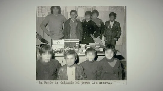Dos amigos de la infancia de Antonio Anglés describen al asesino de las niñas de Alcàsser: "Entrenaba para escaparse" Dos amigos de la infancia de Antonio Anglés describen al asesino de las niñas de Alcàsser: "Entrenaba para escaparse"