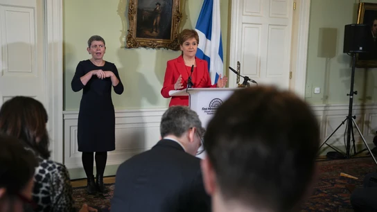 La ministra principal de Escocia, Nicola Sturgeon, en la comparecencia de prensa para anunciar su dimisión. La ministra principal de Escocia, Nicola Sturgeon, en la comparecencia de prensa para anunciar su dimisión.