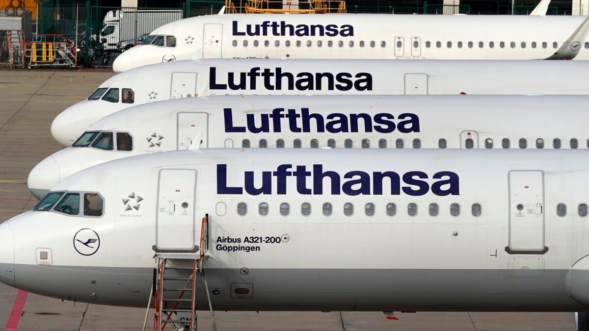 Lufthansa elimina 20.000 vuelos hasta octubre para ahorrar costes por el precio del combustible