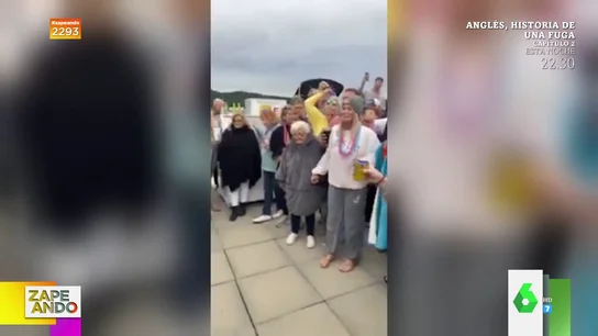 La impactante caída de una anciana en plena fiesta de revelación del sexo del bebé La impactante caída de una anciana en plena fiesta de revelación del sexo del bebé