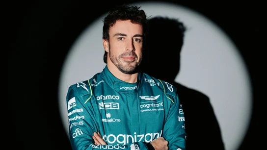 Fernando Alonso, con el mono de Aston Martin Fernando Alonso, con el mono de Aston Martin