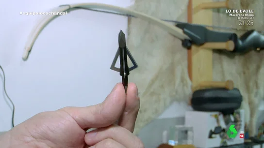 Al acecho de jóvenes y flechas de caza con ballesta: el 'modus operandi' de 'el loco del chándal' Al acecho de jóvenes y flechas de caza con ballesta: el 'modus operandi' de 'el loco del chándal'