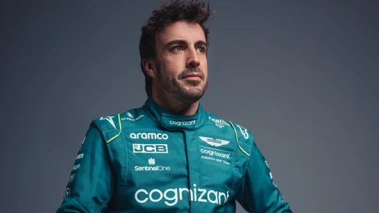 Fernando Alonso, con los colores de Aston Martin Fernando Alonso, con los colores de Aston Martin