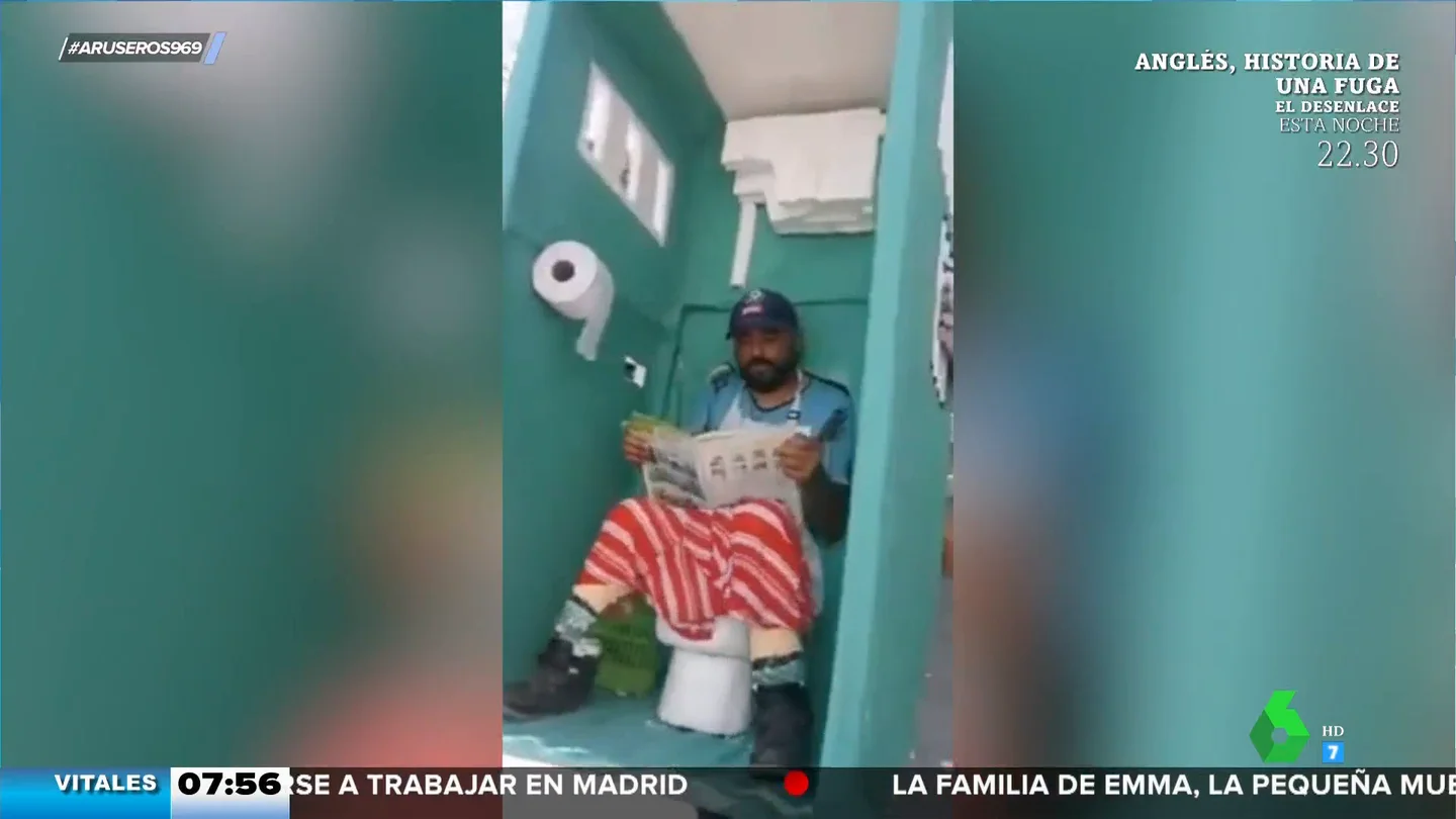 El disfraz de Carnaval que más ha sorprendido a los aruser@s: así es este original lavabo portátil El disfraz de Carnaval que más ha sorprendido a los aruser@s: así es este original lavabo portátil