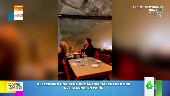 El susto de una pareja cuando se rompe la mampara de cristal de su crucero tras chocar contra un puente El susto de una pareja cuando se rompe la mampara de cristal de su crucero tras chocar contra un puente