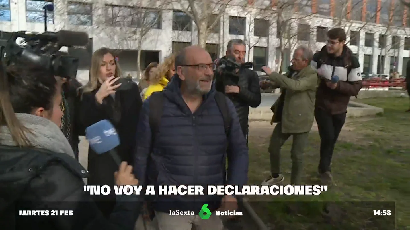 Habla el director y hermano del profesor que grababa a niñas desnudas en Boadilla: "Jugáis a acosarme" Habla el director y hermano del profesor que grababa a niñas desnudas en Boadilla: "Jugáis a acosarme"