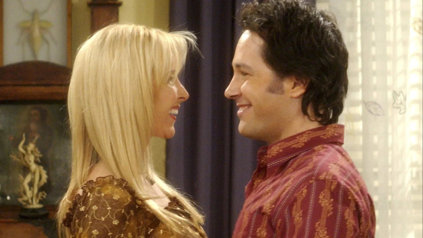 Lisa Kudrow y Paul Rudd, en una escena de 'Friends'. Lisa Kudrow y Paul Rudd, en una escena de 'Friends'.