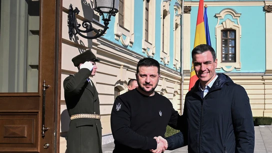 El presidente del Gobierno, Pedro Sánchez, se reúne este jueves con el presidente de Ucrania, Volodímir Zelenski El presidente del Gobierno, Pedro Sánchez (d), se reúne este jueves con el presidente de Ucrania, Volodímir Zelenski