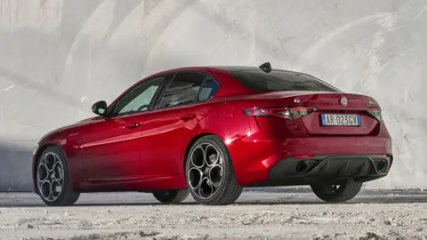 Alfa Romeo Giulia Alfa Romeo Giulia