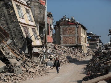 A magnitude 5 aftershock causes terror in Antioch, in the province of Turkey most affected by earthquakes