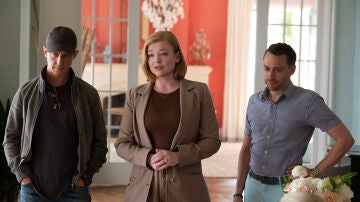 Los hermanos Roy, Kendall (Jeremy Strong), Siobhan (Sarah Snook) y Roman (Kieran Culkin), en la cuarta temporada de 'Succession'. 