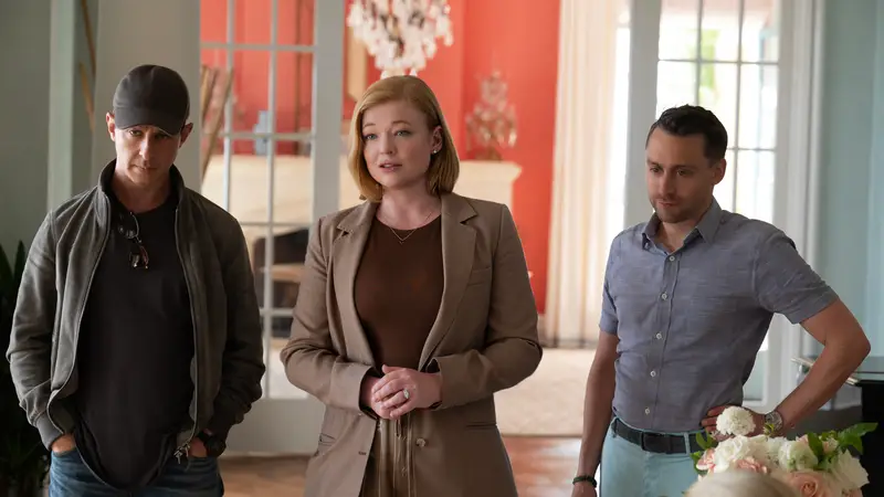 Los hermanos Roy, Kendall (Jeremy Strong), Siobhan (Sarah Snook) y Roman (Kieran Culkin), en la cuarta temporada de 'Succession'. 