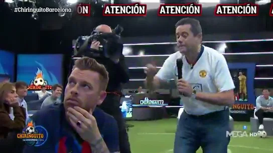 El nuevo baile viral de Tomás Roncero en 'El Chiringuito' delante de Jota Jordi: "¡Caramba, carambita ni la Europa League!" El nuevo baile viral de Tomás Roncero en 'El Chiringuito' delante de Jota Jordi: "¡Caramba, carambita ni la Europa League!"