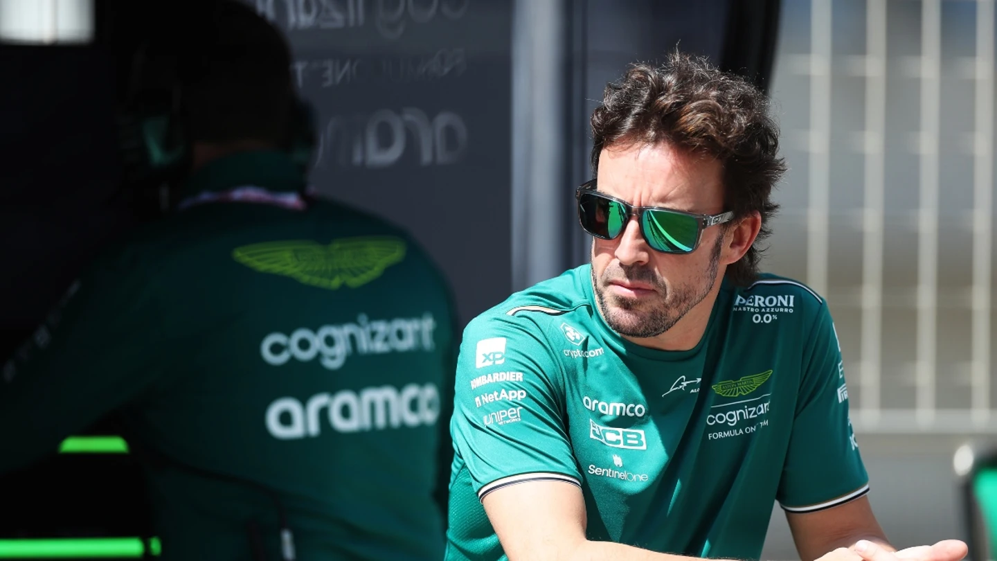 Fernando Alonso, con Aston Martin Fernando Alonso, con Aston Martin