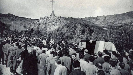 Traslado de José Antonio Primo de Rivera la Valle de los Caídos en 1959 Traslado de José Antonio Primo de Rivera la Vallle de los Caídos en 1959
