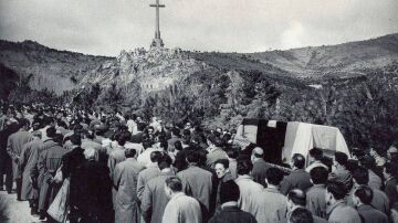 Traslado de José Antonio Primo de Rivera la Valle de los Caídos en 1959