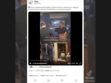 Una mujer de Estados Unidos entra en cólera al ver que tienen puesto en español el canal de una televisión en una pizzería Una mujer de Estados Unidos entra en cólera al ver que tienen puesto en español el canal de una televisión en una pizzería
