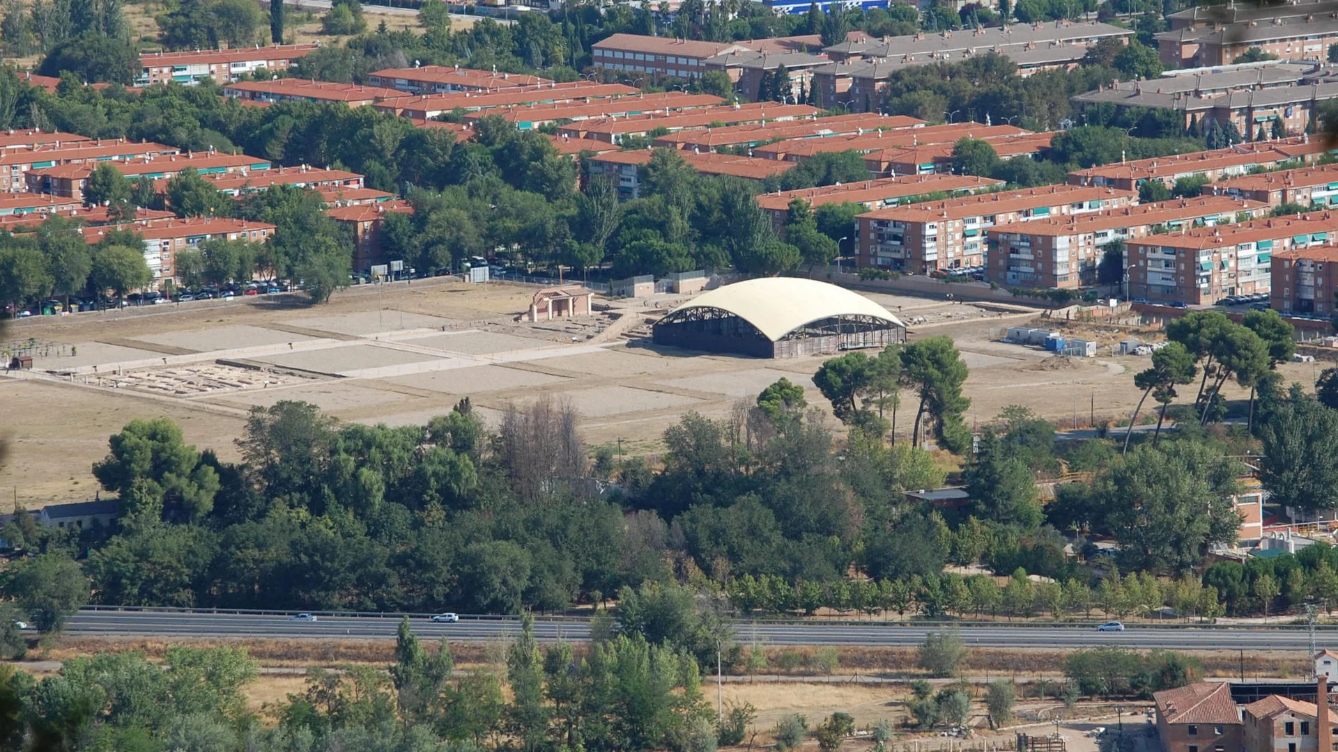 Ciudad Romana de Complutum. Yacimiento arqueológico ubicado en Alcalá de Henares Ciudad Romana de Complutum. Yacimiento arqueológico ubicado en Alcalá de Henares