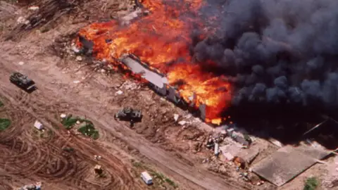 Una imagen de 'Waco: el apocalipsis texano' Una imagen de 'Waco: el apocalipsis texano'