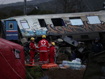 Greece’s Transport Minister resigns after tragic rail accident